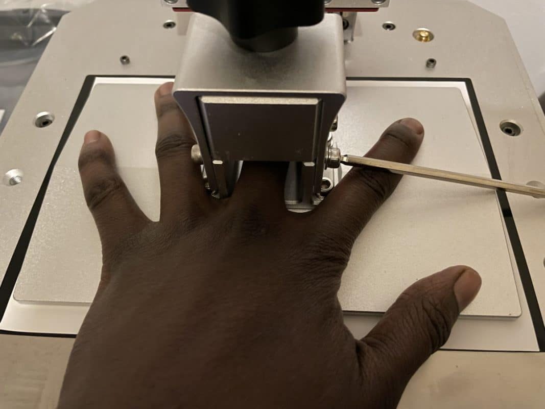 Anycubic Photon Mono X 6K Review - Leveling Process Build Plate Screws - 3D Printerly